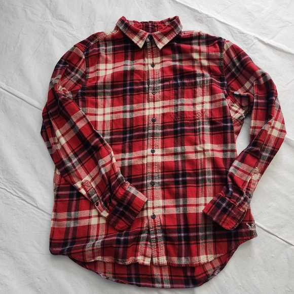 American Eagle Outfitters Red and Black Checkered Men's Shirt - Picture 2 of 6